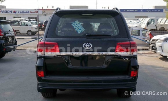 Buy Import Toyota Land Cruiser Black Truck in Import - Dubai in Agadez Buy Import Toyota Land Cruiser Black Truck in Import - Dubai in Agadez