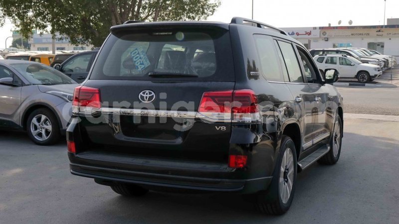 Big with watermark toyota land cruiser agadez import dubai 5324