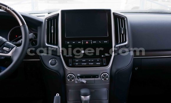 Buy Import Toyota Land Cruiser Black Truck in Import - Dubai in Agadez Buy Import Toyota Land Cruiser Black Truck in Import - Dubai in Agadez