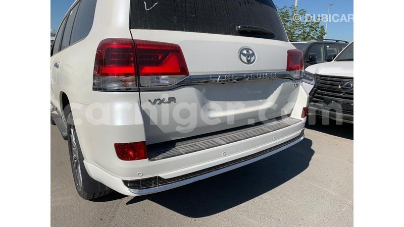 Big with watermark toyota land cruiser agadez import dubai 5328