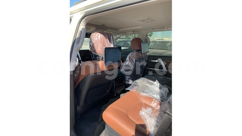 Big with watermark toyota land cruiser agadez import dubai 5328