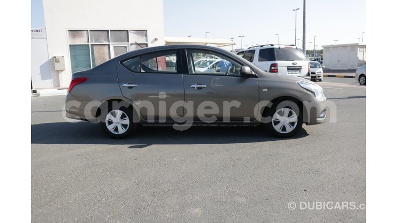 Big with watermark nissan sunny agadez import dubai 5341