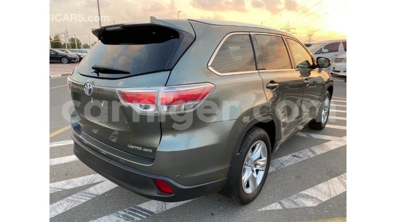 Big with watermark toyota highlander agadez import dubai 5345