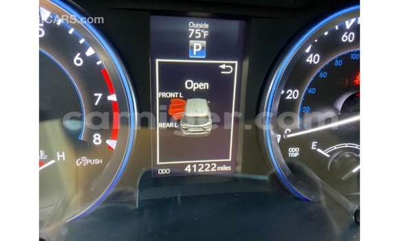 Acheter Import Voiture Toyota Highlander Vert à Import - Dubai, Agadez Acheter Import Voiture Toyota Highlander Vert à Import - Dubai, Agadez