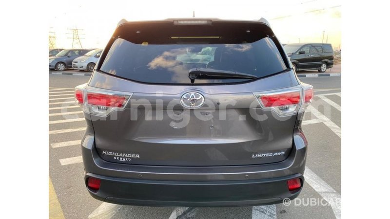 Big with watermark toyota highlander agadez import dubai 5353