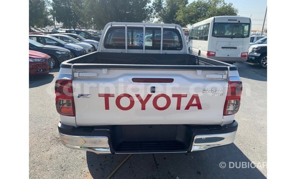 Buy Import Toyota Hilux White Car in Import - Dubai in Agadez Buy Import Toyota Hilux White Car in Import - Dubai in Agadez