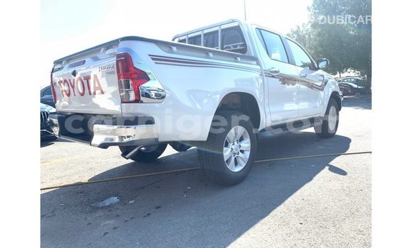 Buy Import Toyota Hilux White Car in Import - Dubai in Agadez Buy Import Toyota Hilux White Car in Import - Dubai in Agadez