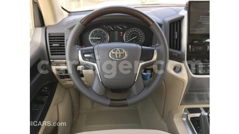 Big with watermark toyota land cruiser agadez import dubai 5362