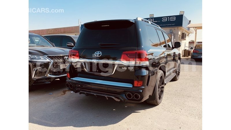 Big with watermark toyota land cruiser agadez import dubai 5363