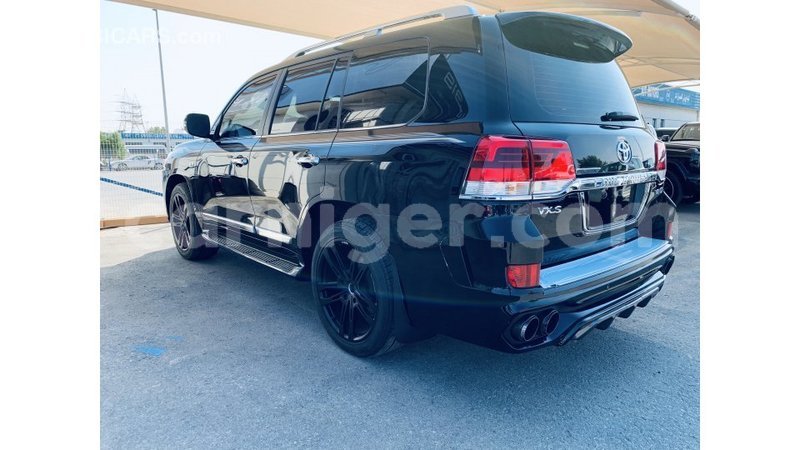 Big with watermark toyota land cruiser agadez import dubai 5363