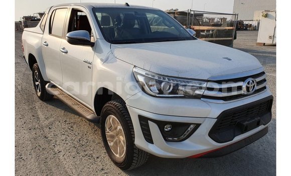 Buy Import Toyota Hilux White Car in Import - Dubai in Agadez Buy Import Toyota Hilux White Car in Import - Dubai in Agadez
