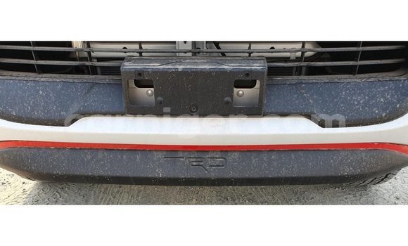 Buy Import Toyota Hilux White Car in Import - Dubai in Agadez Buy Import Toyota Hilux White Car in Import - Dubai in Agadez