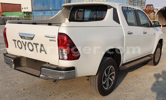 Buy Import Toyota Hilux White Car in Import - Dubai in Agadez Buy Import Toyota Hilux White Car in Import - Dubai in Agadez