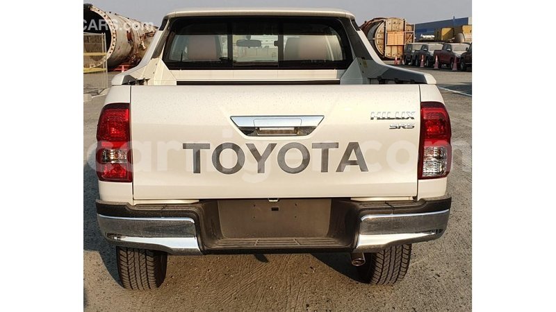 Big with watermark toyota hilux agadez import dubai 5370