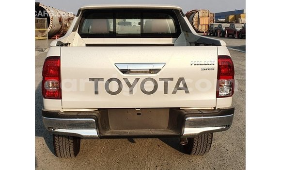 Buy Import Toyota Hilux White Car in Import - Dubai in Agadez Buy Import Toyota Hilux White Car in Import - Dubai in Agadez