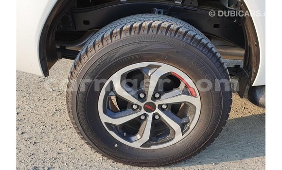 Buy Import Toyota Hilux White Car in Import - Dubai in Agadez Buy Import Toyota Hilux White Car in Import - Dubai in Agadez