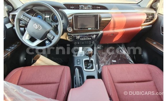 Buy Import Toyota Hilux White Car in Import - Dubai in Agadez Buy Import Toyota Hilux White Car in Import - Dubai in Agadez