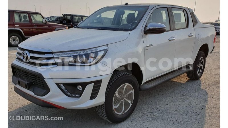 Big with watermark toyota hilux agadez import dubai 5370