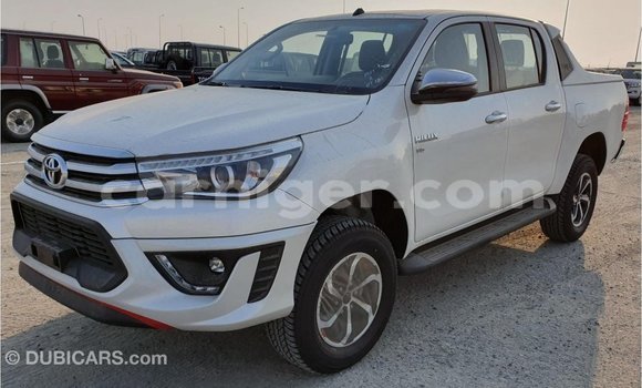 Buy Import Toyota Hilux White Car in Import - Dubai in Agadez Buy Import Toyota Hilux White Car in Import - Dubai in Agadez