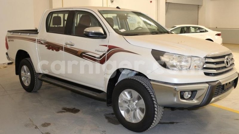 Big with watermark toyota hilux agadez import dubai 5373