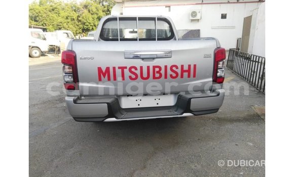 Buy Import Mitsubishi L200 Other Car in Import - Dubai in Agadez Buy Import Mitsubishi L200 Other Car in Import - Dubai in Agadez