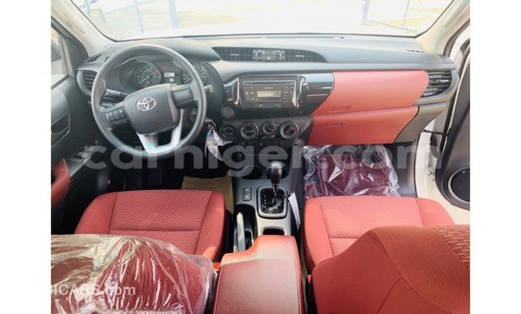 Buy Import Toyota Hilux White Car in Import - Dubai in Agadez Buy Import Toyota Hilux White Car in Import - Dubai in Agadez
