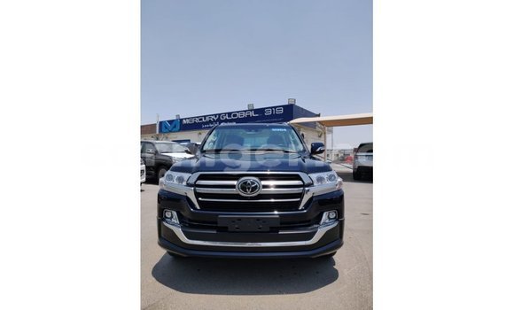 Buy Import Toyota Land Cruiser Red Truck in Import - Dubai in Agadez Buy Import Toyota Land Cruiser Red Truck in Import - Dubai in Agadez