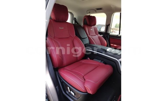 Buy Import Toyota Land Cruiser Red Truck in Import - Dubai in Agadez Buy Import Toyota Land Cruiser Red Truck in Import - Dubai in Agadez