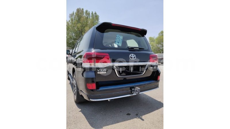 Big with watermark toyota land cruiser agadez import dubai 5392