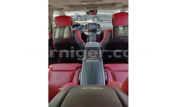 Buy Import Toyota Land Cruiser Red Truck in Import - Dubai in Agadez Buy Import Toyota Land Cruiser Red Truck in Import - Dubai in Agadez