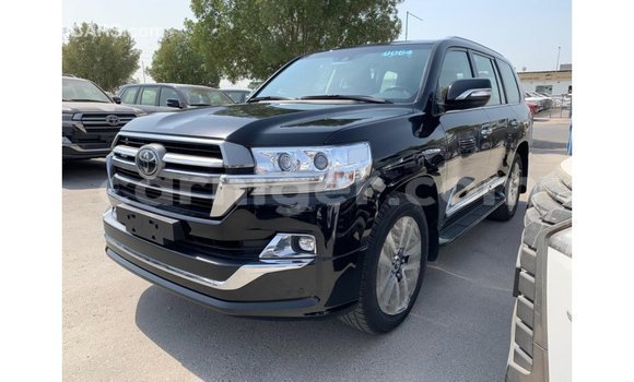 Buy Import Toyota Land Cruiser Red Truck in Import - Dubai in Agadez Buy Import Toyota Land Cruiser Red Truck in Import - Dubai in Agadez