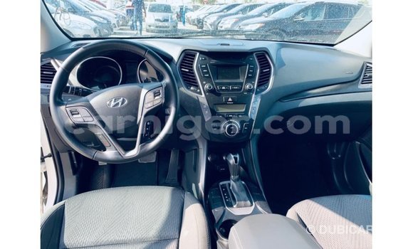 Sayi Imported Hyundai Santa Fe White Mota in Import - Dubai a Agadez Sayi Imported Hyundai Santa Fe White Mota in Import - Dubai a Agadez