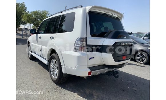 Buy Import Mitsubishi Pajero White Car in Import - Dubai in Agadez Buy Import Mitsubishi Pajero White Car in Import - Dubai in Agadez