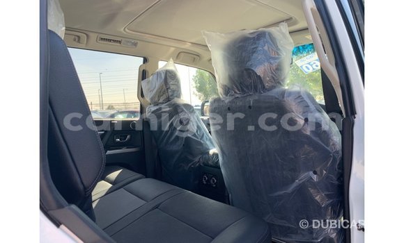 Buy Import Mitsubishi Pajero White Car in Import - Dubai in Agadez Buy Import Mitsubishi Pajero White Car in Import - Dubai in Agadez