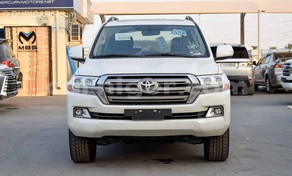 Buy Import Toyota Land Cruiser Other Truck in Import - Dubai in Agadez Buy Import Toyota Land Cruiser Other Truck in Import - Dubai in Agadez