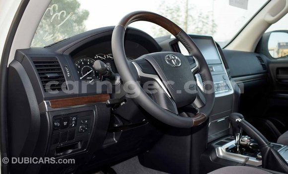 Buy Import Toyota Land Cruiser Other Truck in Import - Dubai in Agadez Buy Import Toyota Land Cruiser Other Truck in Import - Dubai in Agadez
