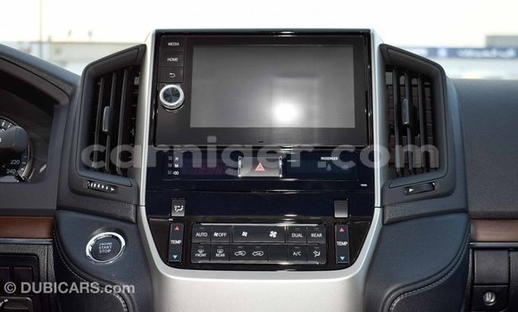 Buy Import Toyota Land Cruiser Other Truck in Import - Dubai in Agadez Buy Import Toyota Land Cruiser Other Truck in Import - Dubai in Agadez