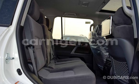 Buy Import Toyota Land Cruiser Other Truck in Import - Dubai in Agadez Buy Import Toyota Land Cruiser Other Truck in Import - Dubai in Agadez