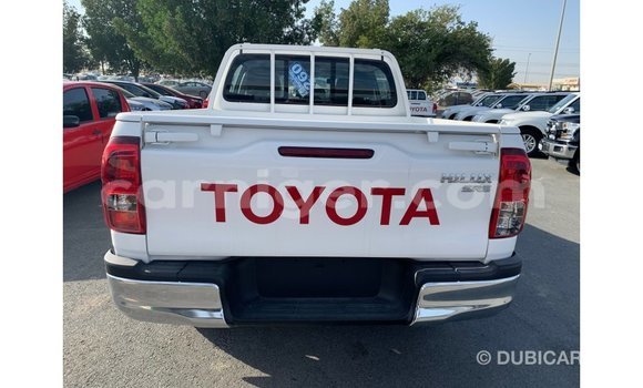 Buy Import Toyota Hilux White Car in Import - Dubai in Agadez Buy Import Toyota Hilux White Car in Import - Dubai in Agadez