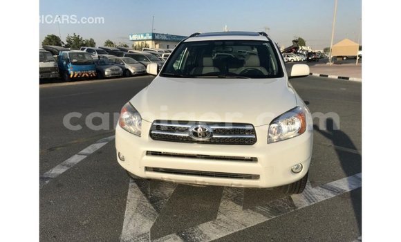Acheter Import Utilitaire Toyota Ade Blanc à Import - Dubai, Agadez Acheter Import Utilitaire Toyota Ade Blanc à Import - Dubai, Agadez