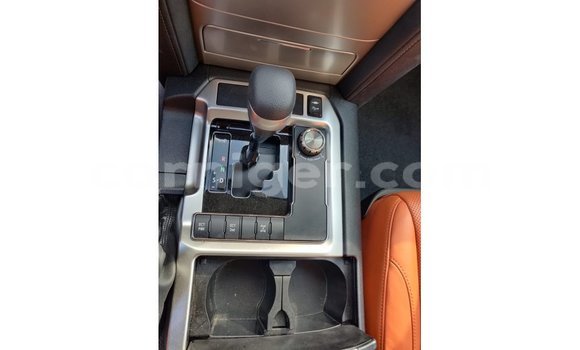 Buy Import Toyota Land Cruiser White Truck in Import - Dubai in Agadez Buy Import Toyota Land Cruiser White Truck in Import - Dubai in Agadez