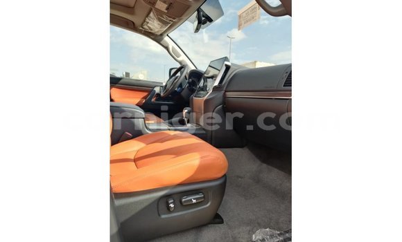 Buy Import Toyota Land Cruiser White Truck in Import - Dubai in Agadez Buy Import Toyota Land Cruiser White Truck in Import - Dubai in Agadez