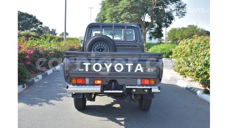 Big with watermark toyota land cruiser agadez import dubai 5414