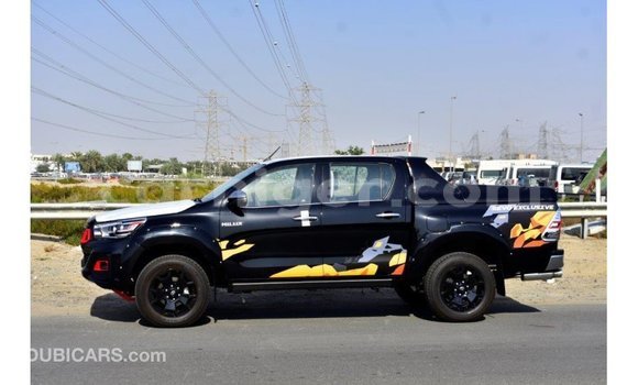 Sayi Imported Toyota Hilux Black Mota in Import - Dubai a Agadez Sayi Imported Toyota Hilux Black Mota in Import - Dubai a Agadez