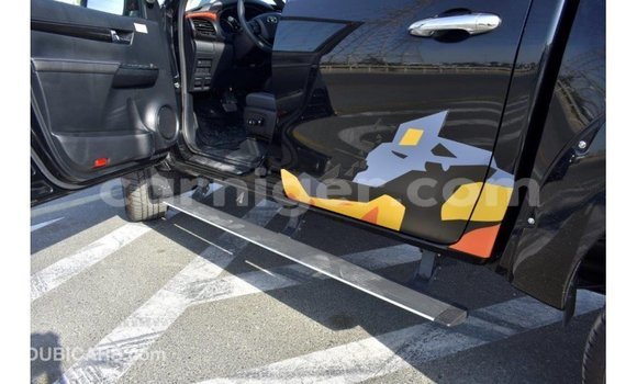Sayi Imported Toyota Hilux Black Mota in Import - Dubai a Agadez Sayi Imported Toyota Hilux Black Mota in Import - Dubai a Agadez