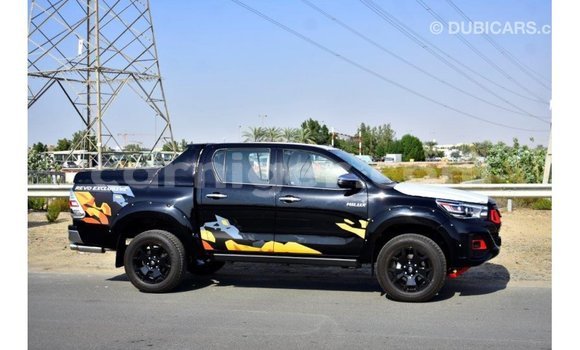 Sayi Imported Toyota Hilux Black Mota in Import - Dubai a Agadez Sayi Imported Toyota Hilux Black Mota in Import - Dubai a Agadez