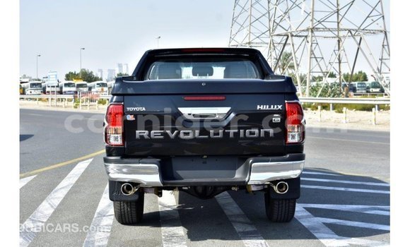 Sayi Imported Toyota Hilux Black Mota in Import - Dubai a Agadez Sayi Imported Toyota Hilux Black Mota in Import - Dubai a Agadez