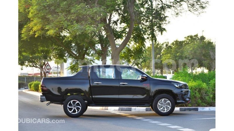 Big with watermark toyota hilux agadez import dubai 5417