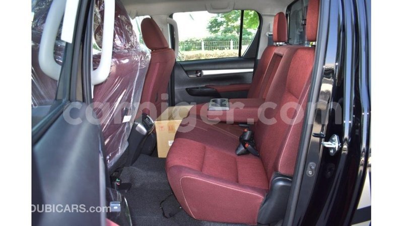 Big with watermark toyota hilux agadez import dubai 5417