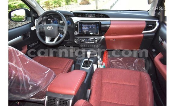 Sayi Imported Toyota Hilux Black Mota in Import - Dubai a Agadez Sayi Imported Toyota Hilux Black Mota in Import - Dubai a Agadez